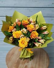 Букет цветов из:  Альстромерии и Розы в Козельске
