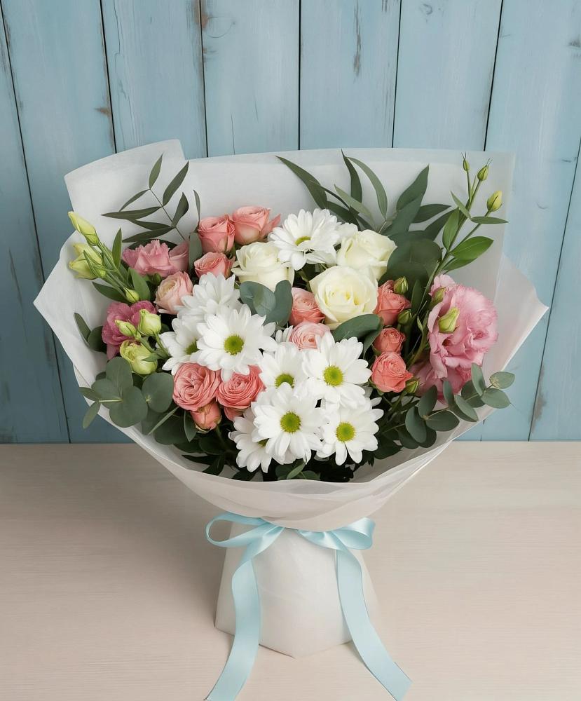 Букет цветов из: Розы, Лизиантусы и Хризантемы в Козельске
