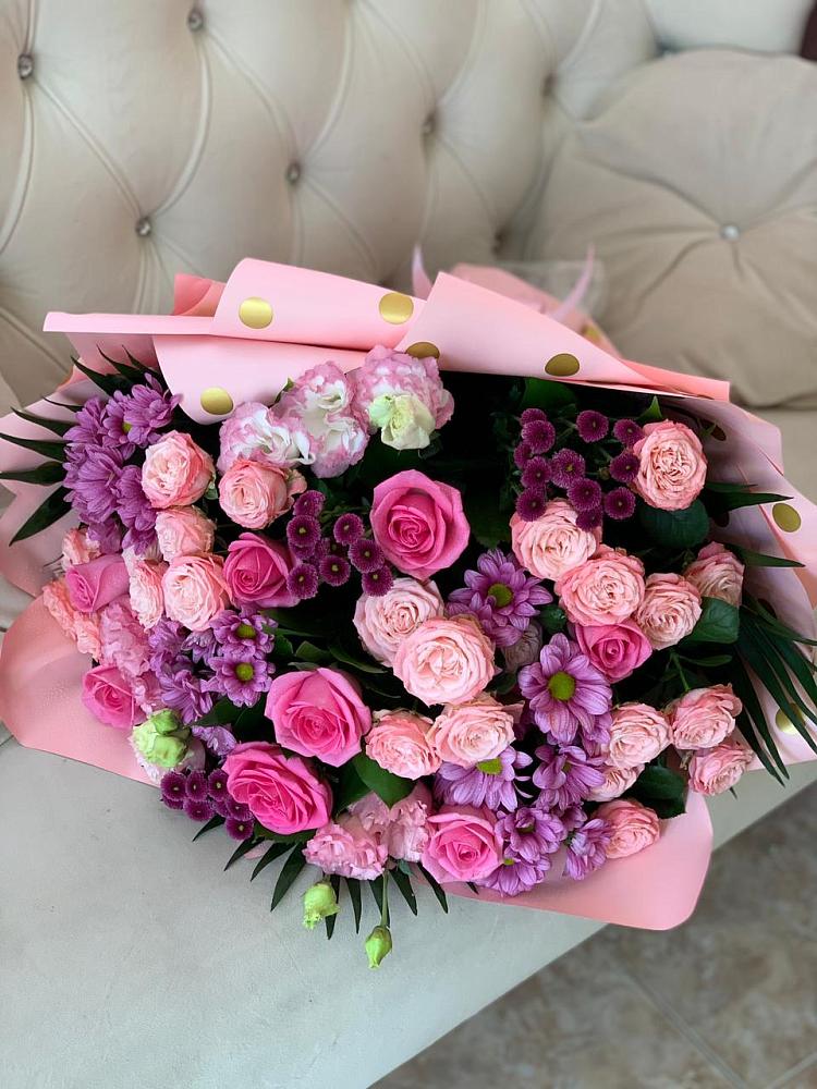 Букет цветов из: Хризантемы, Розы и Лизиантусы в Козельске