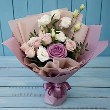 Букет цветов из:  Розы и Лизиантусы в Козельске