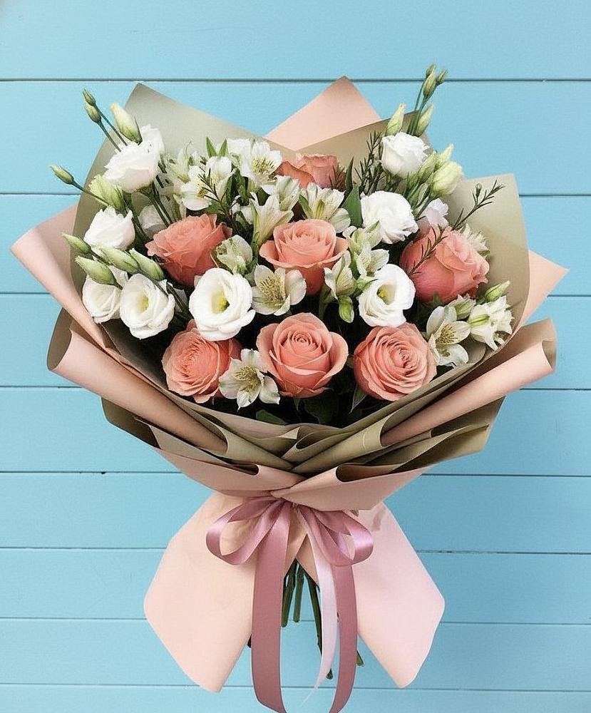 Букет цветов из: Розы, Альстромерии и Лизиантусы в Козельске