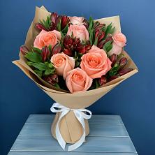 Букет цветов из:  Розы и Альстромерии в Козельске