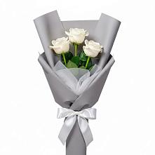 Букет 3 белые розы в Козельске