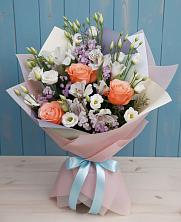 Букет цветов из:  Лизиантусы, Розы, Альстромерии и Гипсофила в Козельске