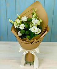 Букет цветов из:  Хризантемы и Лизиантусы в Козельске