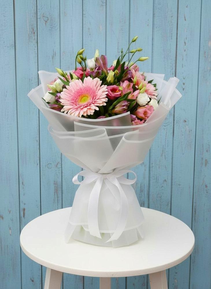 Букет цветов из: Герберы, Альстромерии и Лизиантусы в Козельске