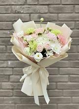 Букет цветов из:  Гвоздики, Розы, Лизиантусы и Хризантемы в Козельске