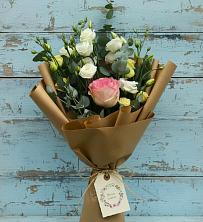 Букет цветов из:  Розы и Лизиантусы в Козельске
