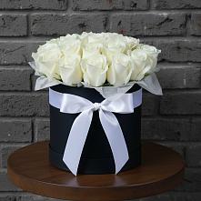 Цветочная композиция из Розы в шляпной коробке в Козельске